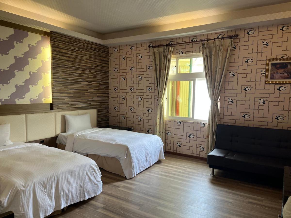 Hua Xiang Motel - Fengshan Kaohsiung Exteriör bild