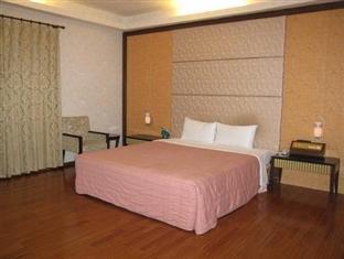 Hua Xiang Motel - Fengshan Kaohsiung Exteriör bild